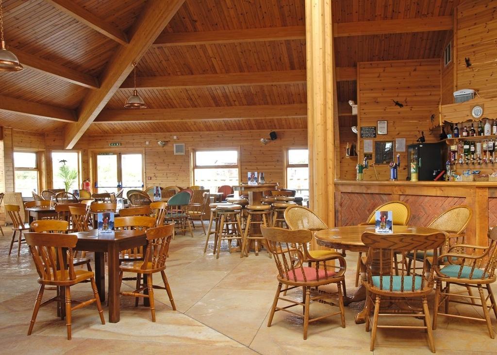 The Springs Lakeside Holiday Park Fladbury Habitación foto